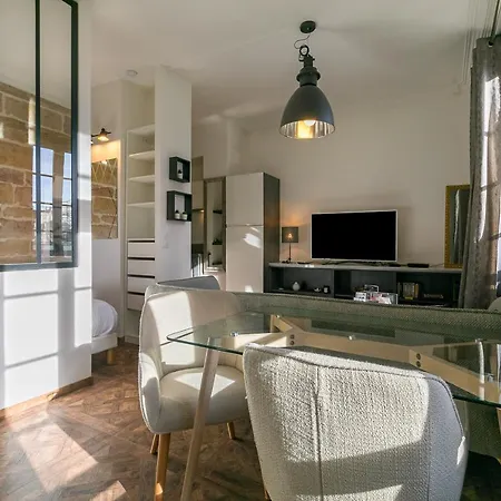 Le Saint B Au Pied De La Cathedrale Saint Benigne Apartment Dijon Exterior photo