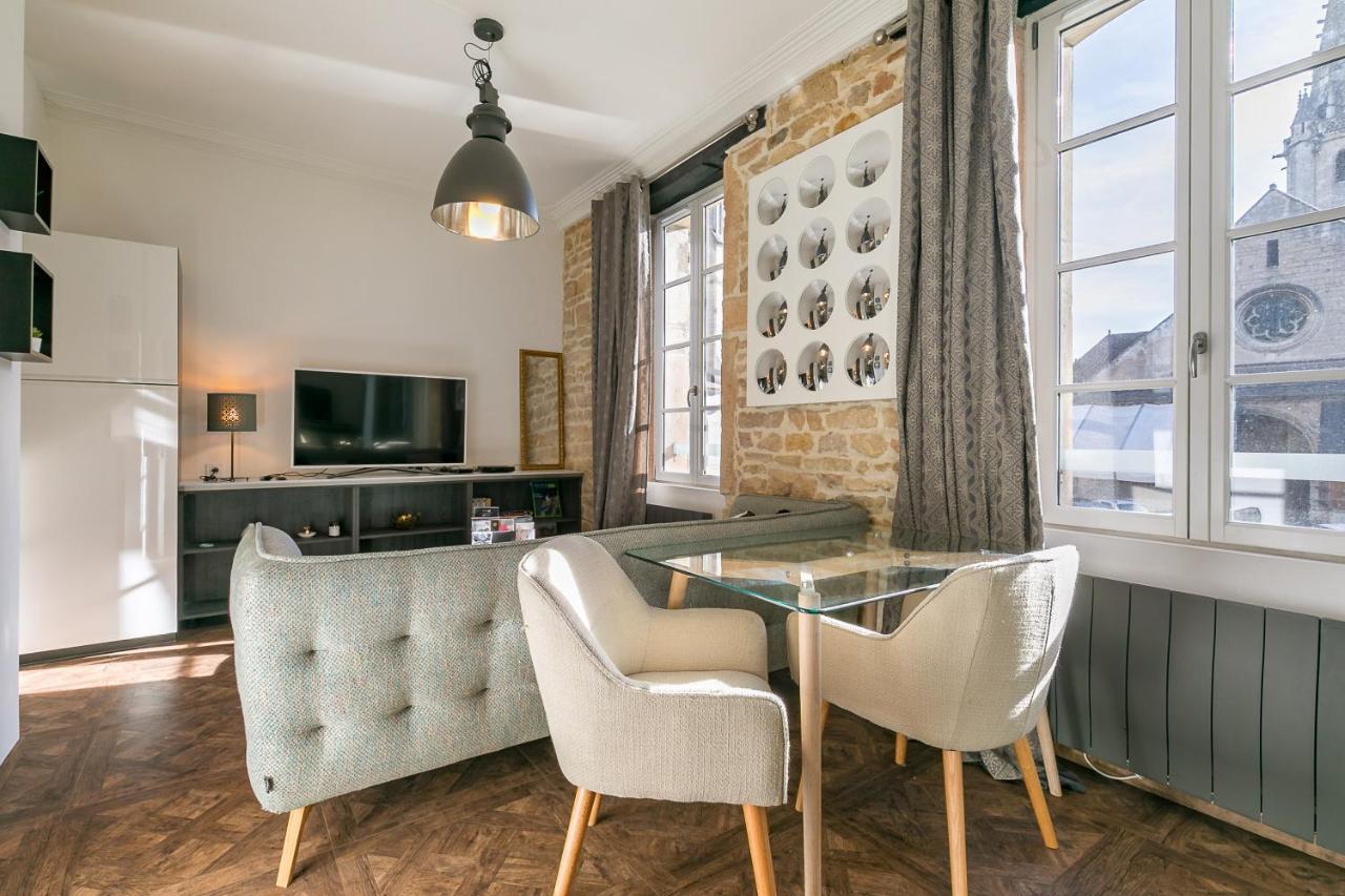 Le Saint B Au Pied De La Cathedrale Saint Benigne Apartment *